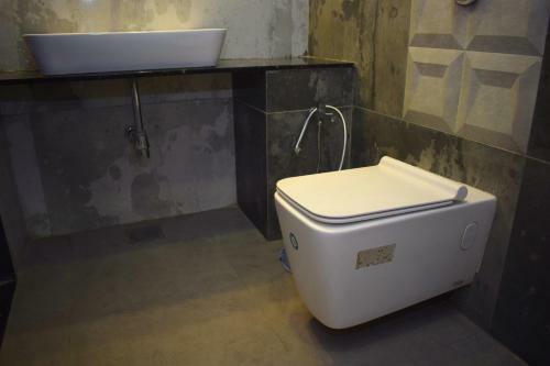 Hostal Hotel Sunrise Palace By Sky Stays