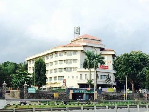 Hotel Srichakra International