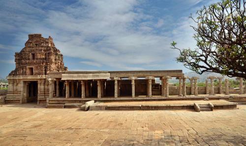 Hotel Clarks Inn Hampi