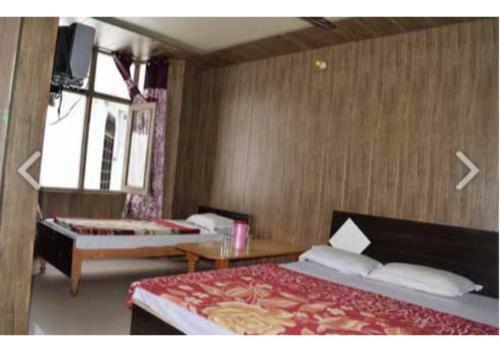 Ishwari Narayani Hotel