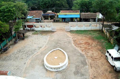 Hotel Tamilarasi Lodge
