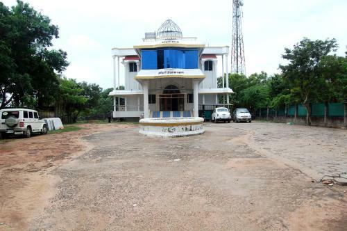 Hotel Tamilarasi Lodge