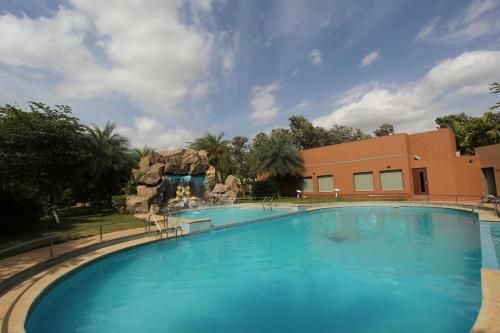 Hotel Golden Amoon Resort