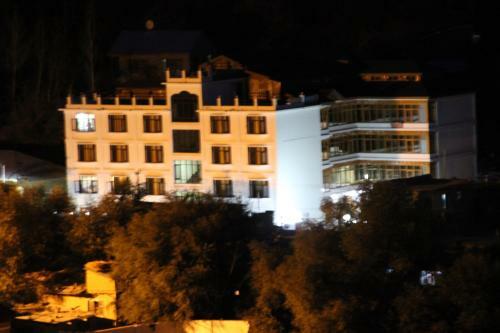 Royal Gasho Hotel