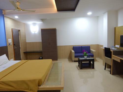 Hotel Aadhi