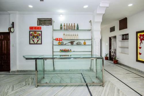 Oyo 18272 Hotel Lambodar