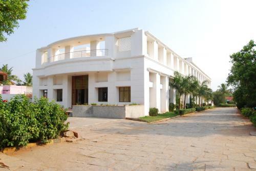 Poppy's Vista Hotel
