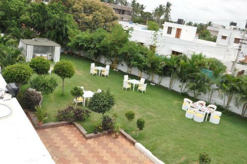 Poppy's Vista Hotel