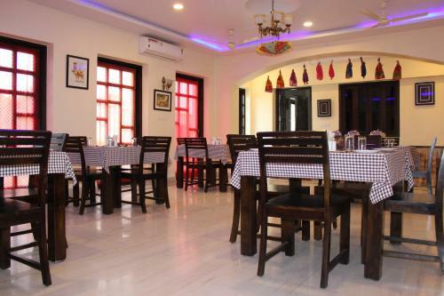 Hotel Bhagwati Vilas