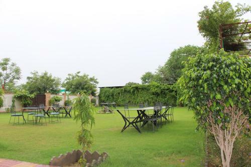 Hotel Bhagwati Vilas
