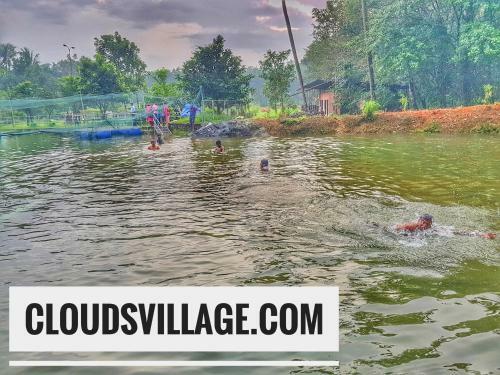 Hostal Clouds Village Farm Resort