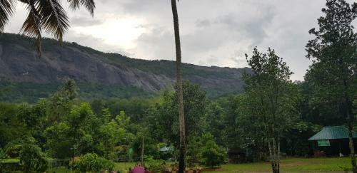 Hostal Clouds Village Farm Resort