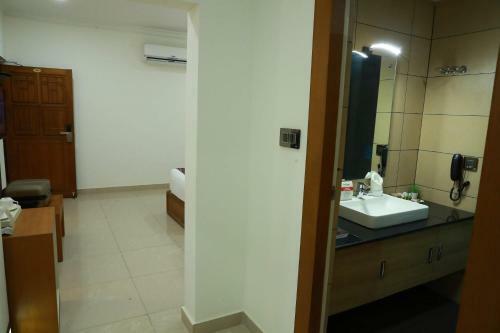 Hotel Rohini International