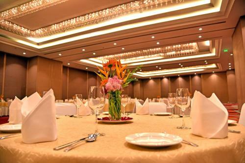 Hotel The Amaya Resort Kolkata Nh6