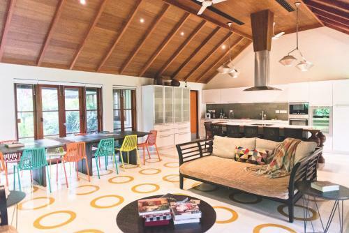 Villa Indian Summer House