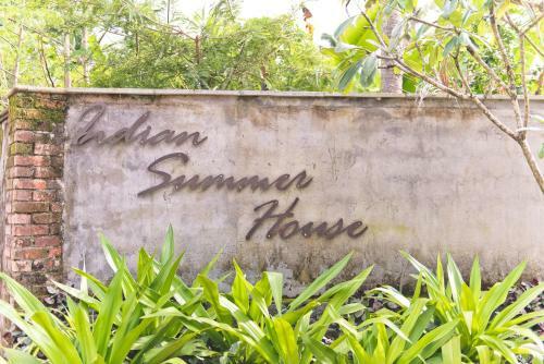 Villa Indian Summer House