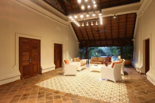 Villa Indian Summer House