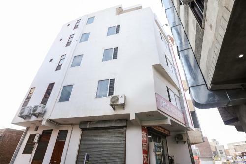 Oyo 69534 Hotel Nanda Tower