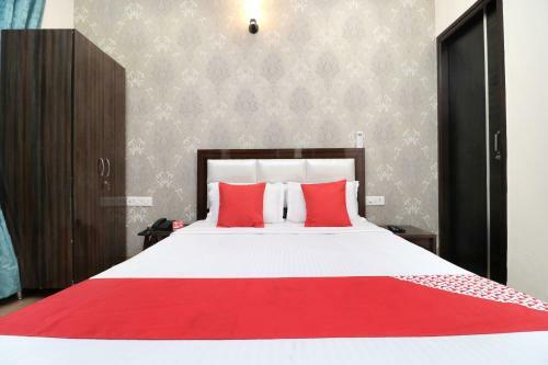 Hotel Oyo 18476woods Inn