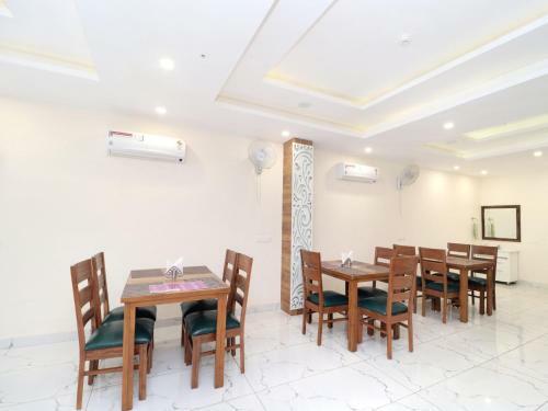 Hotel Oyo 18476woods Inn