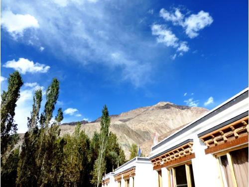 Hotel Beyond Stay - Lharje Resort