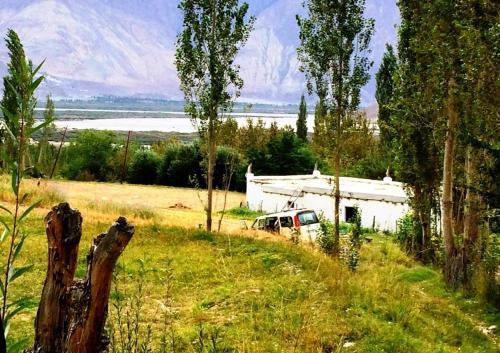 Hotel Beyond Stay - Lharje Resort