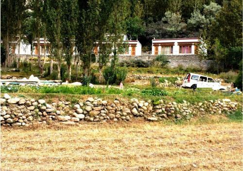 Hotel Beyond Stay - Lharje Resort