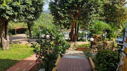 Hotel Cozywoods Hill Resort