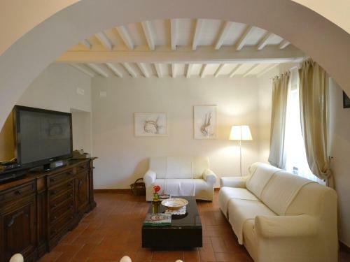 Adatti Villa Sleeps 12 Pool Wifi