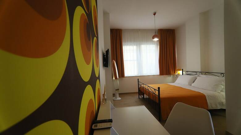 Hostal 1970 Rooms
