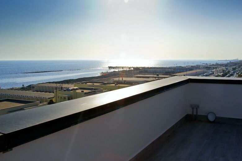 Fly Dec� Hotel