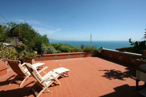 Zaneca Apartment Sleeps 6 Pool Wifi