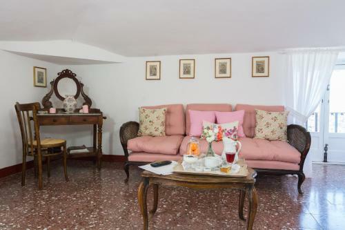 Agroturismo Castello Di Serragiumenta