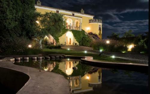Agroturismo Castello Di Serragiumenta
