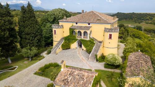 Agroturismo Castello Di Serragiumenta