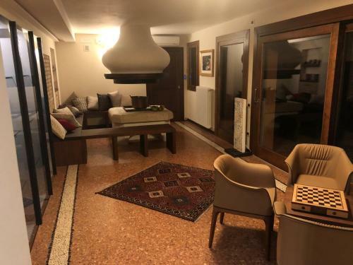 Hostal Crystal Luxury House