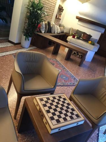 Hostal Crystal Luxury House