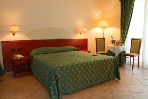 Hotel Tito Serrano'