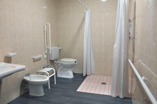 Hostal Adams Rooms