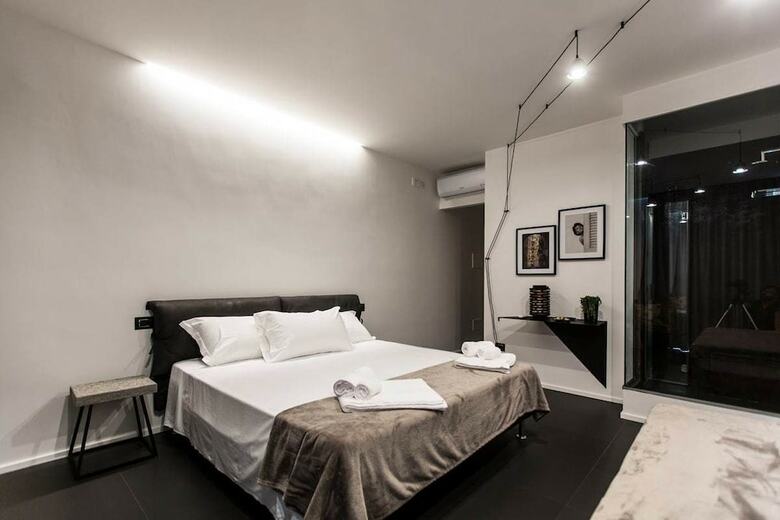 Hostal The Boutique Napoli Suite