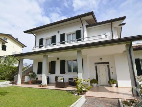 Spacious Villa With Garden In Gemmano
