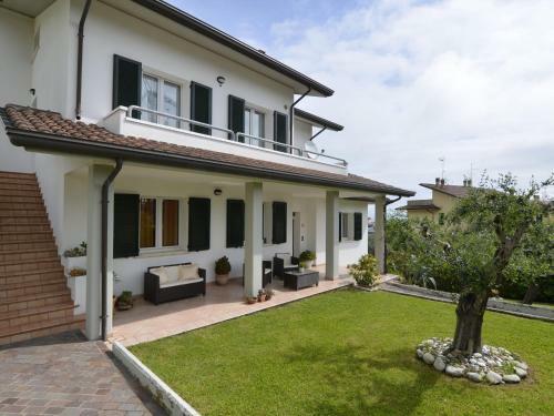 Spacious Villa With Garden In Gemmano