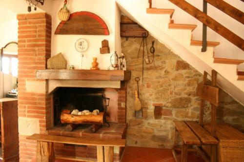 Montecchio Villa Sleeps 6