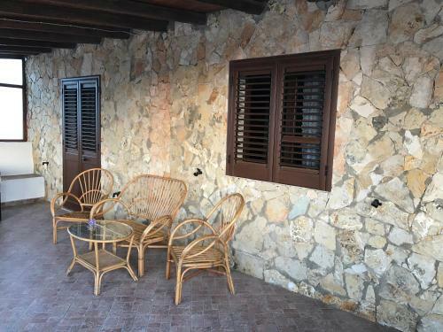 Hostal Casette Di Cala Uccello