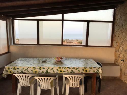 Hostal Casette Di Cala Uccello