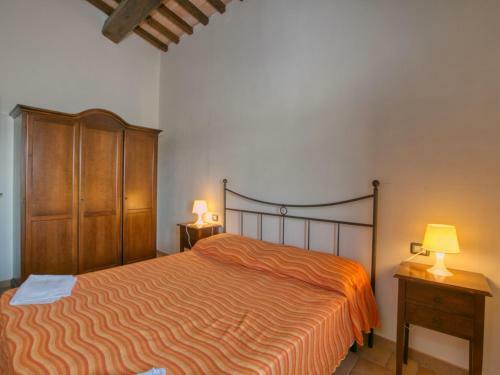 Fabulous Mansion In Sant'angelo In Vado With Swimming Pool