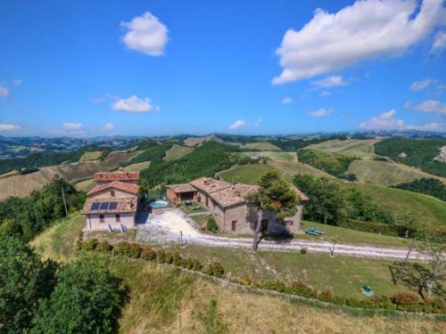 Fabulous Mansion In Sant'angelo In Vado With Swimming Pool
