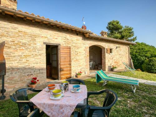 Fabulous Mansion In Sant'angelo In Vado With Swimming Pool