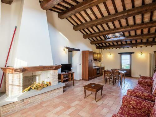 Fabulous Mansion In Sant'angelo In Vado With Swimming Pool
