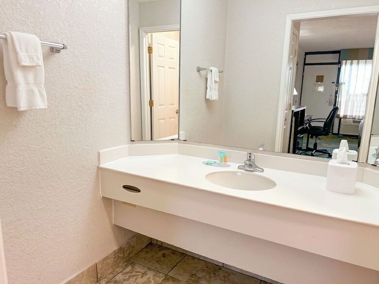 Hotel Monreale Express & Studios Idrive District